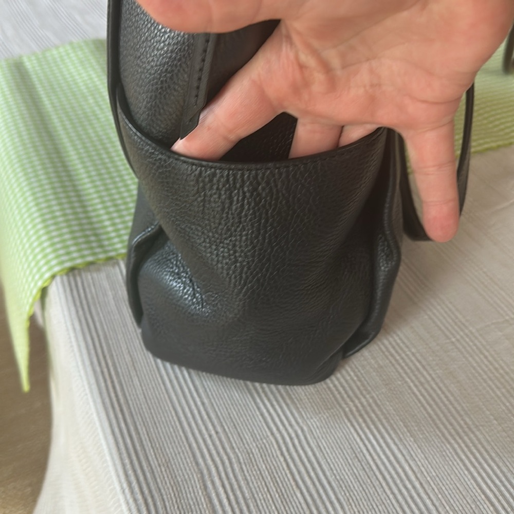 Michael Kors women’s handbag with bag feet on bottom. - Picture 3 of 11